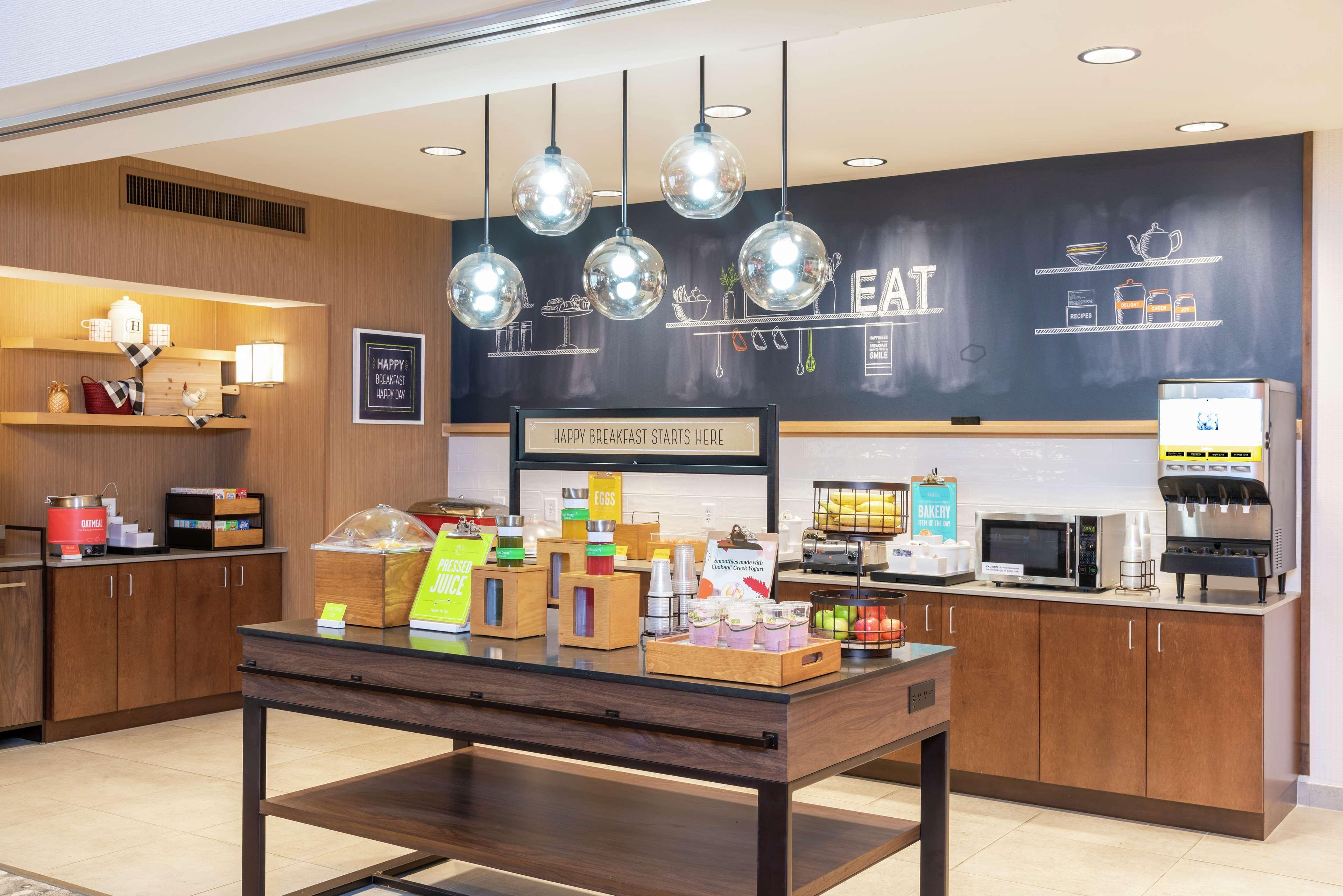 Hampton Inn & Suites Marshalltown Экстерьер фото