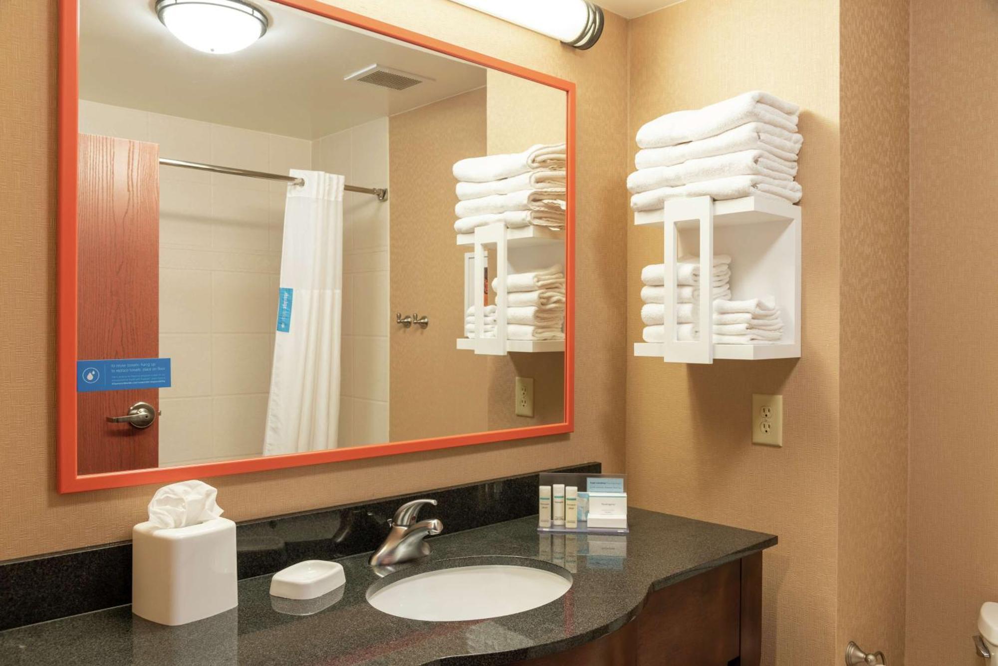 Hampton Inn & Suites Marshalltown Экстерьер фото