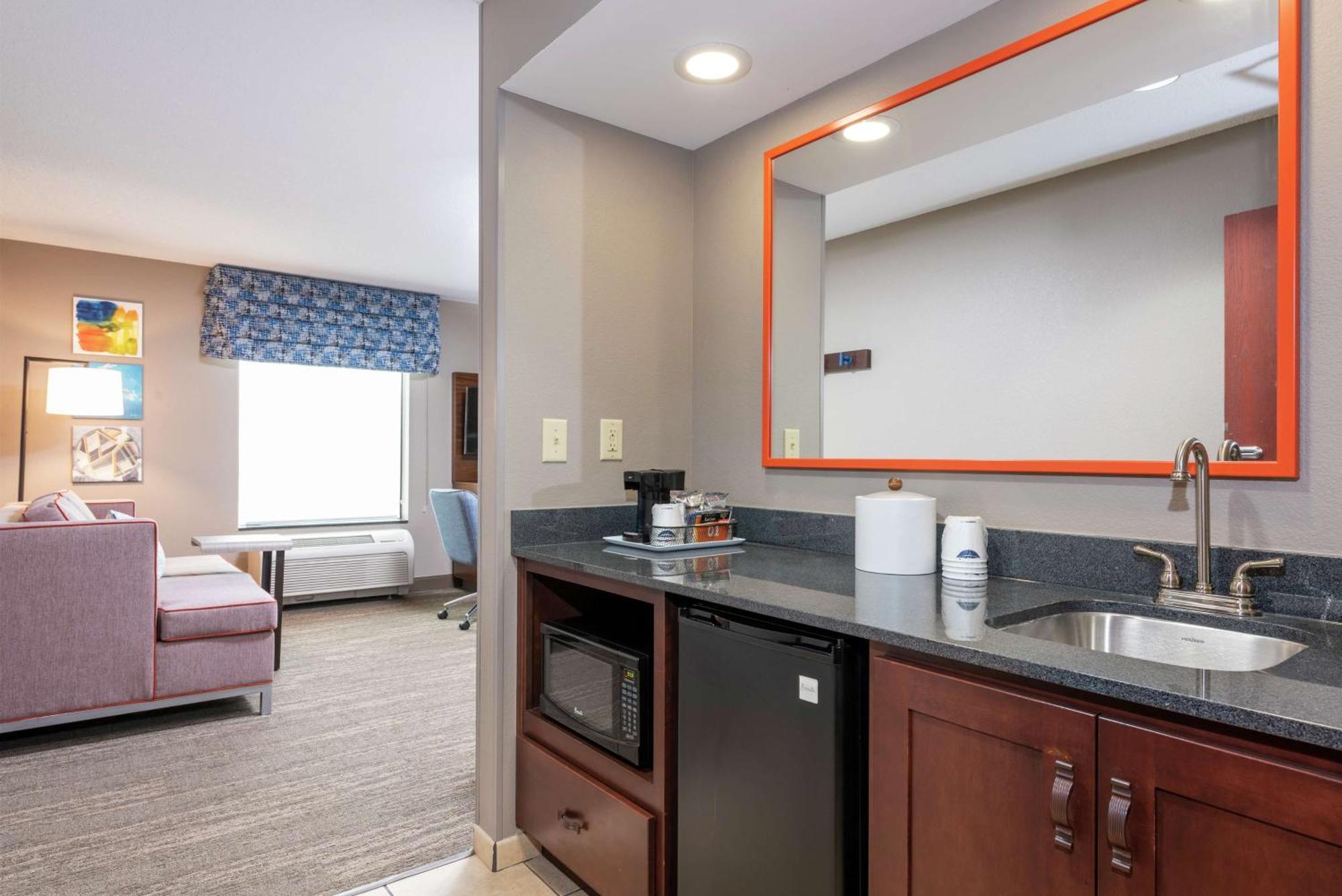 Hampton Inn & Suites Marshalltown Экстерьер фото